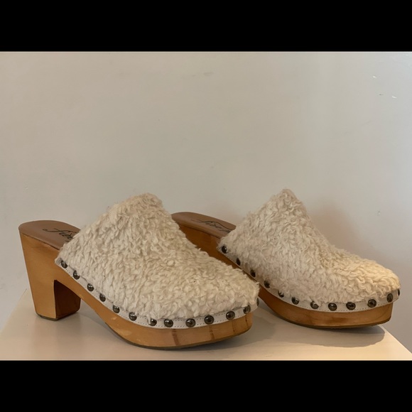 Free People Faix Fur Clogs - Picture 2 of 7